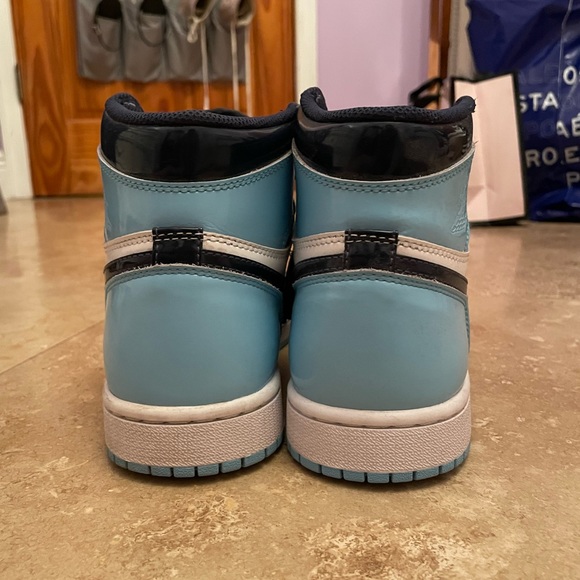 Women’s Air Jordan 1 Retro High OG “Blue Chill” - Picture 6 of 8
